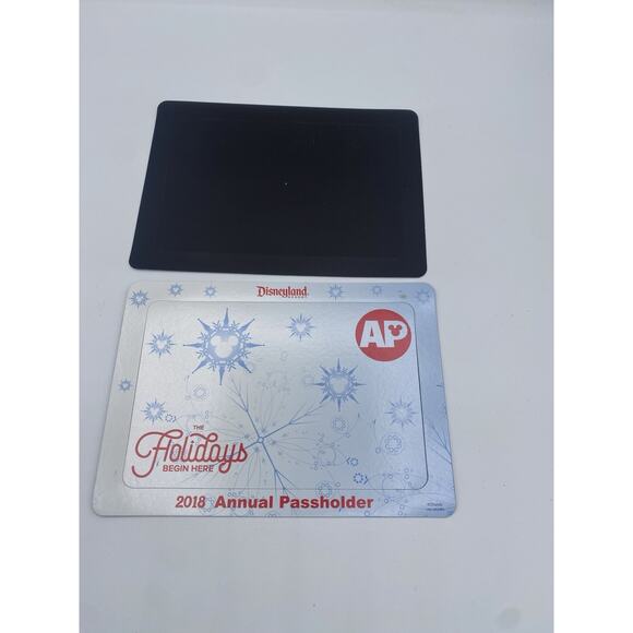 Lot Of 2 Disneyland AP 2018 Holiday Magnet Frame The Holidays Begin Here 5x7 - Picture 3 of 8